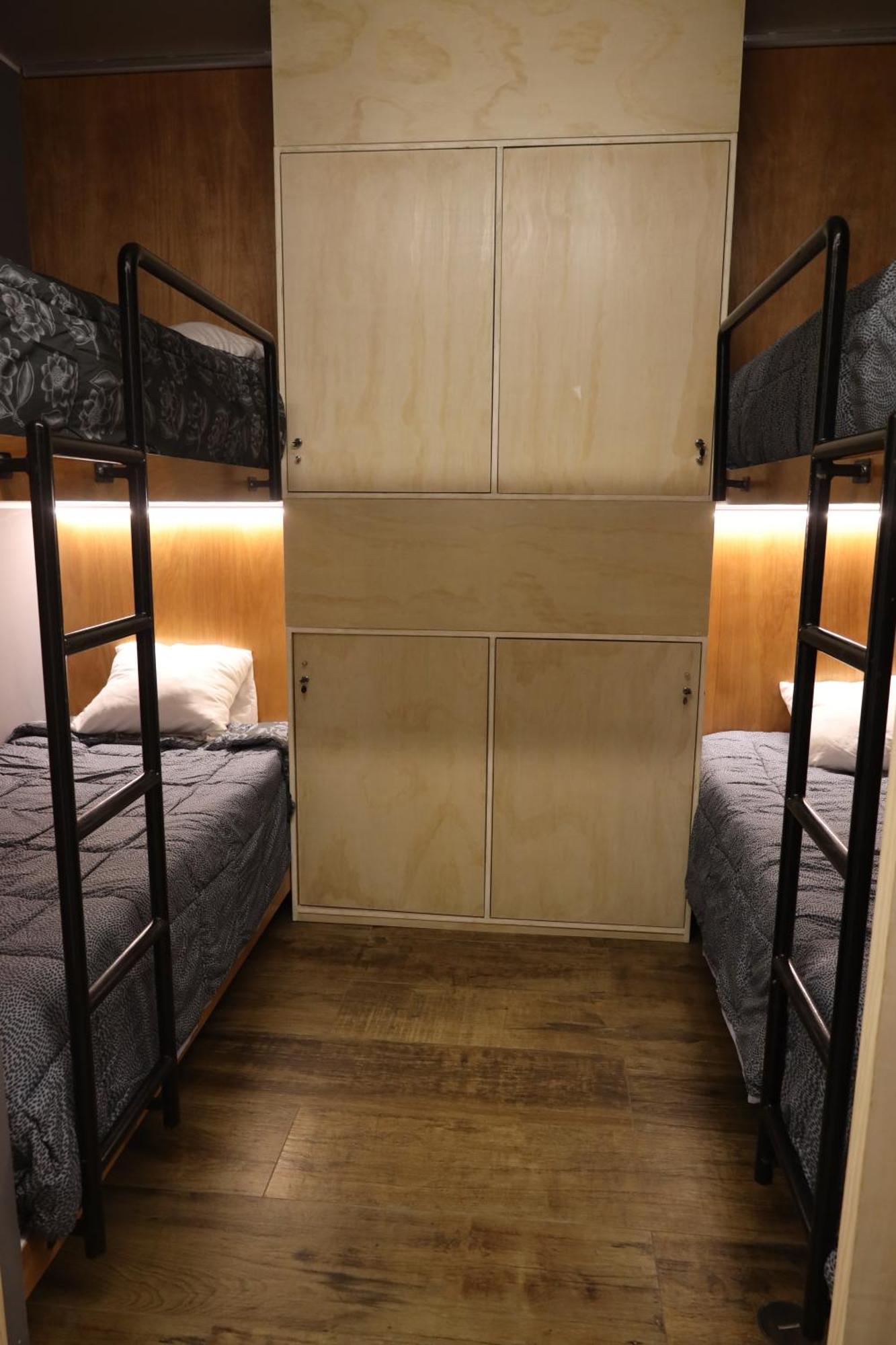 Sabina Aeropuerto Hostel Лима Екстериор снимка